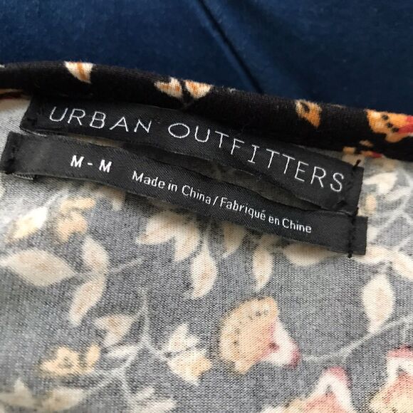 Urban Outfitters Black Ditzy Floral Short Sleeve Jersey V Neck Mini Dress NWOT M - Picture 9 of 9